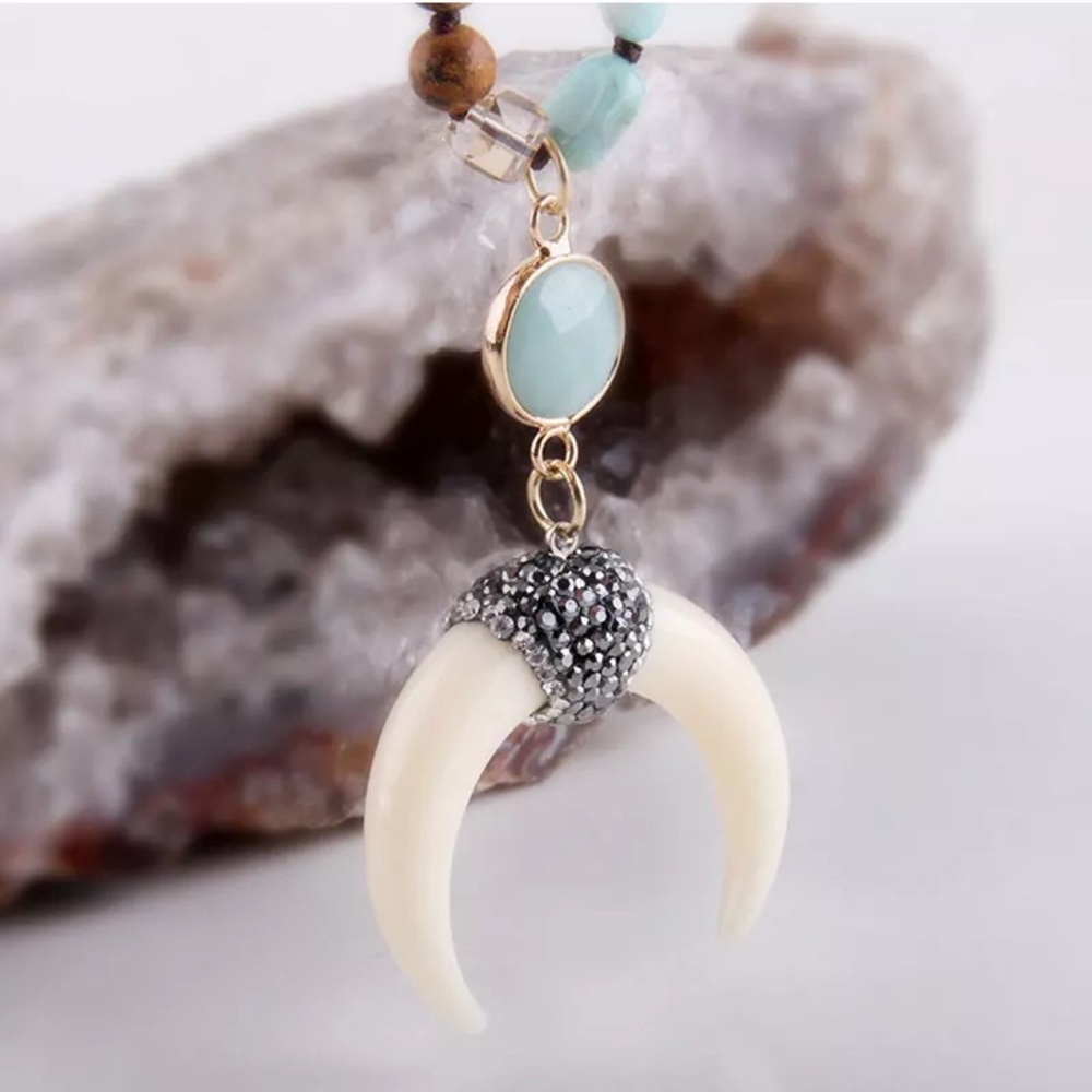 *LAST ONE* NEW IVORY Crescent Moon Boho Necklace - Picture 4 of 13